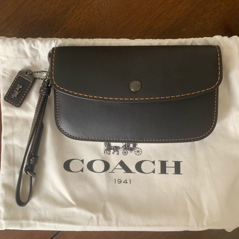 COACH wallet / wristlet. Never been worn